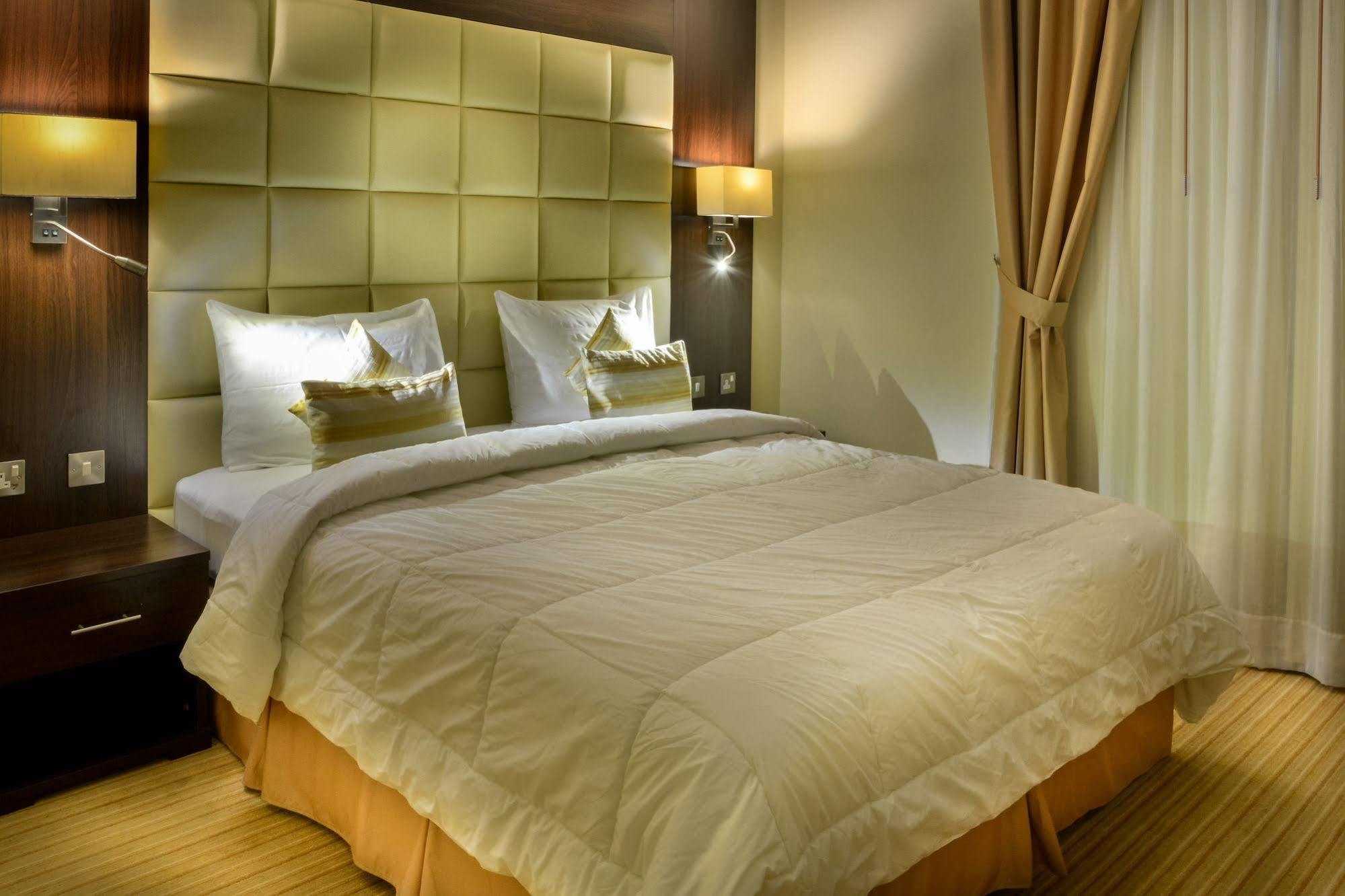 Golden Ocean Hotel Ad Dawhah Esterno foto