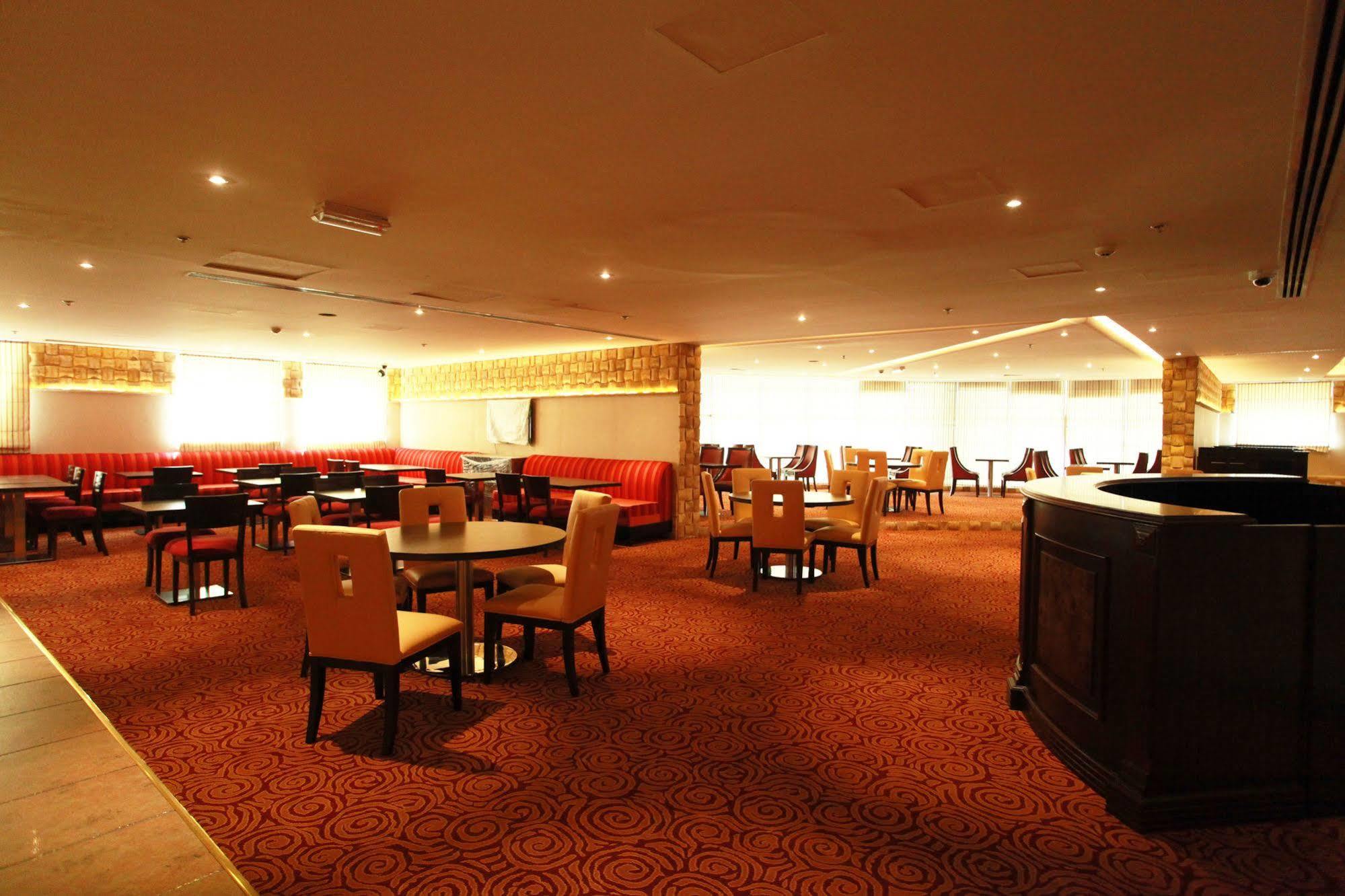 Golden Ocean Hotel Ad Dawhah Esterno foto