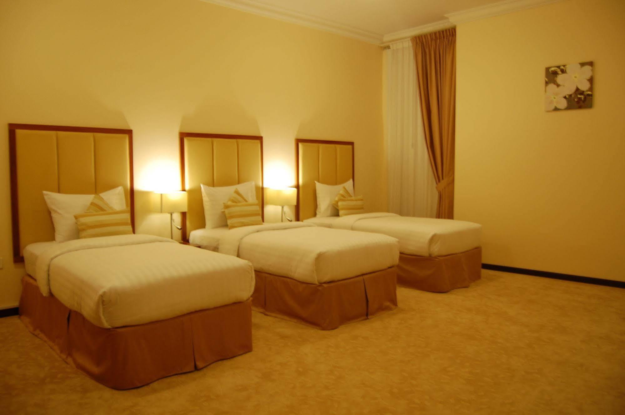 Golden Ocean Hotel Ad Dawhah Esterno foto