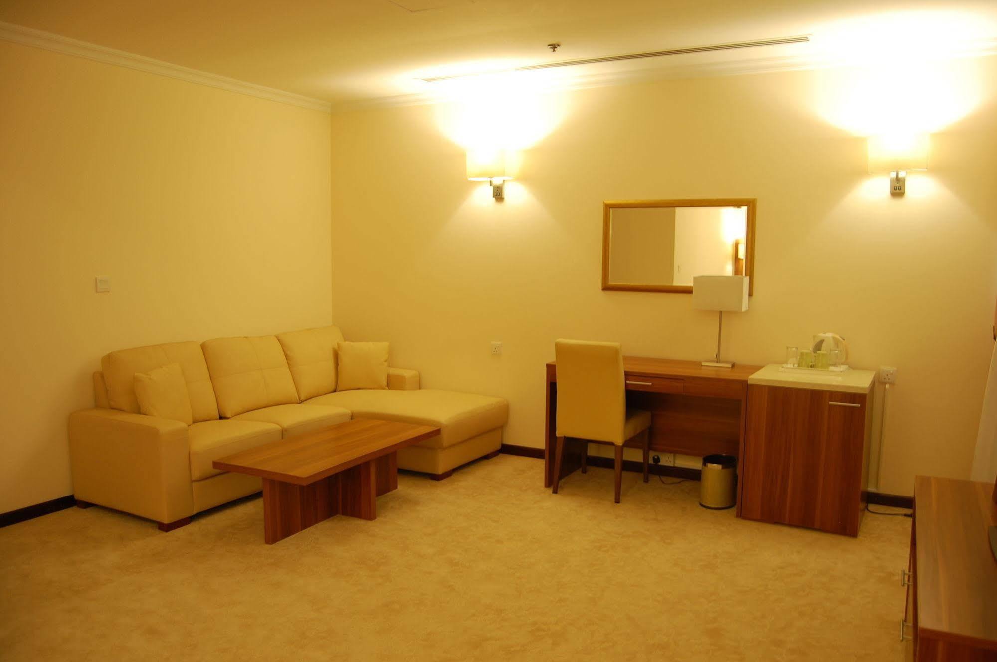 Golden Ocean Hotel Ad Dawhah Esterno foto