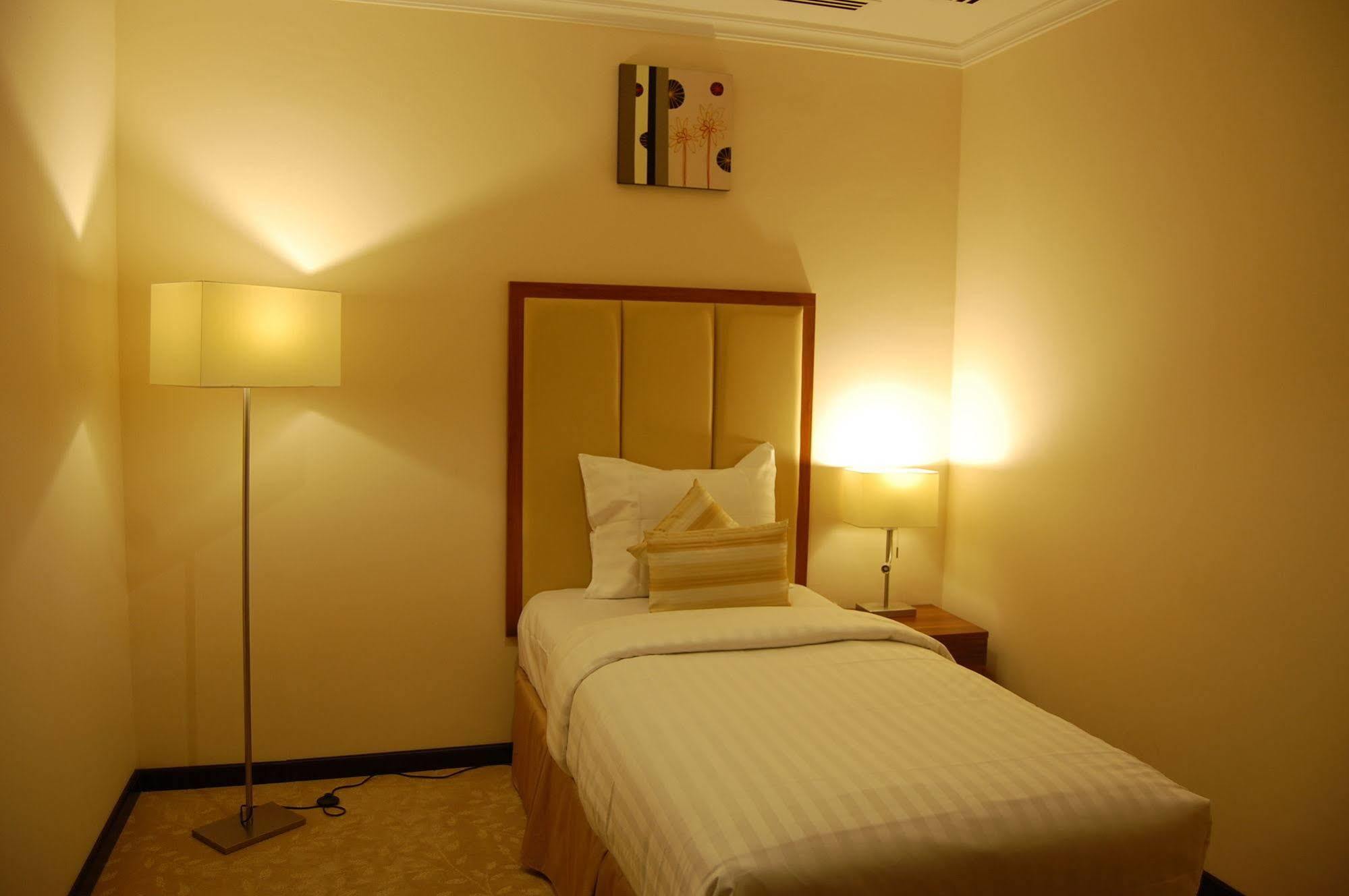 Golden Ocean Hotel Ad Dawhah Esterno foto