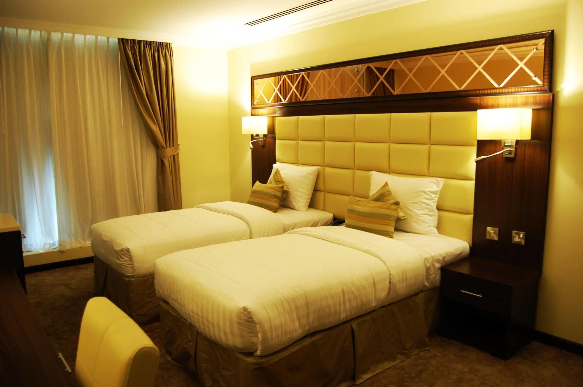 Golden Ocean Hotel Ad Dawhah Esterno foto