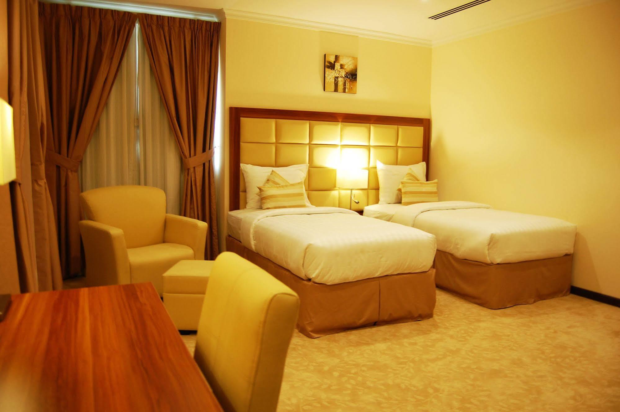 Golden Ocean Hotel Ad Dawhah Esterno foto